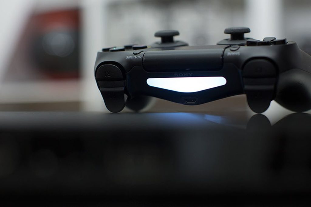 Cómo arreglar un mando de PS4 que parpadea con luz blanca islaBit