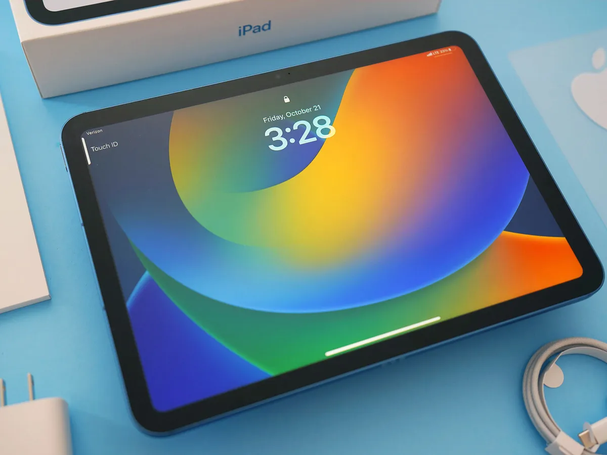 A comparison between iPad 10 and Google Pixel Tablet