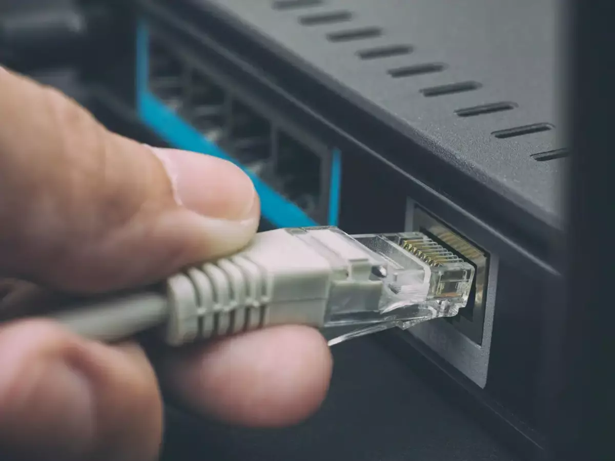 Connect to Internet with Ethernet cables