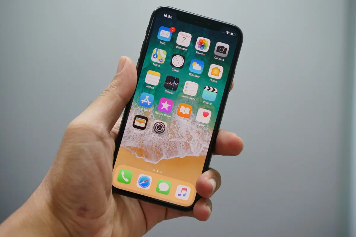 How to hide default apps in your new iPhone with iOS 18
