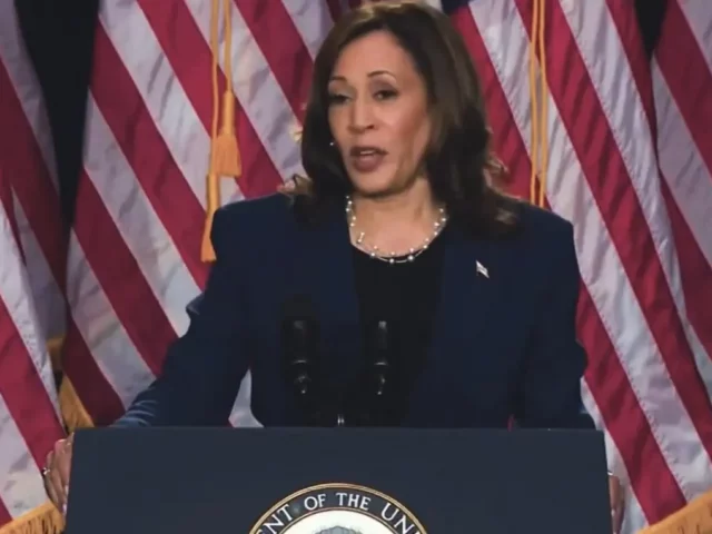 Elon Musk posts deepfake video of Kamala Harris without being labeled as such