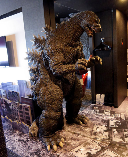 Hotel Godzilla 4