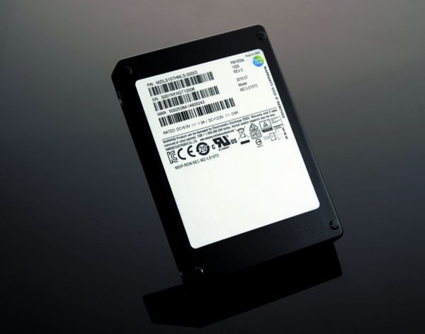Samsung SSD de 16 TB de capacidad