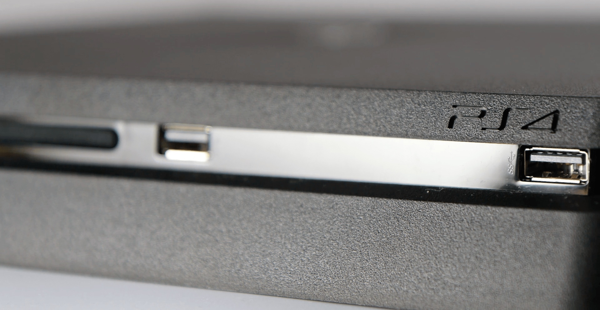 PlayStation 4 cucarachas