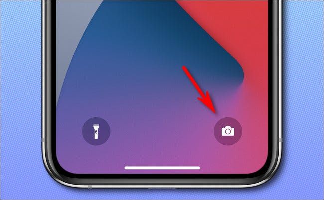 Abrir cámara desde pantalla de bloqueo en iPhone con Face ID.