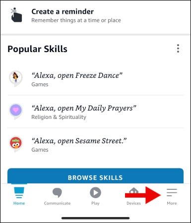 Pulsamos en más en la app de Alexa y de esta forma comenzamos la guía sobre cómo cambiar voz Alexa.