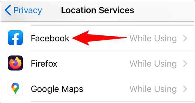 Elegir aplicación para activar ubicación en iPhone.