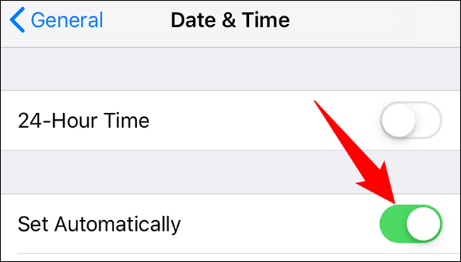 Fecha y hora en iPhone automático