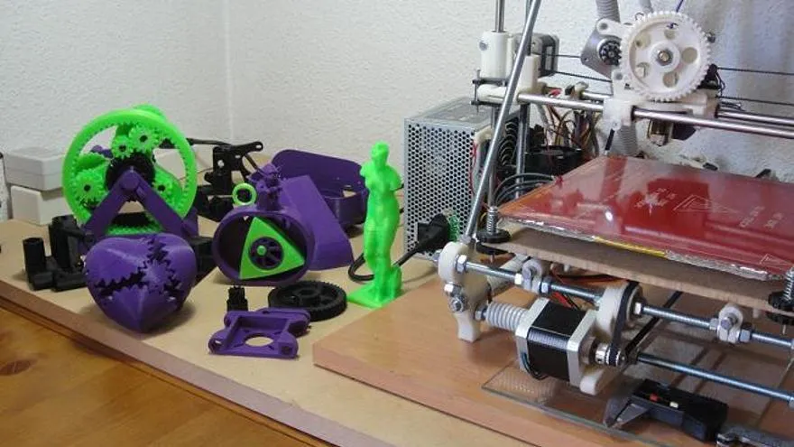 Gracias a una impresora 3D un famoso YouTuber se clona