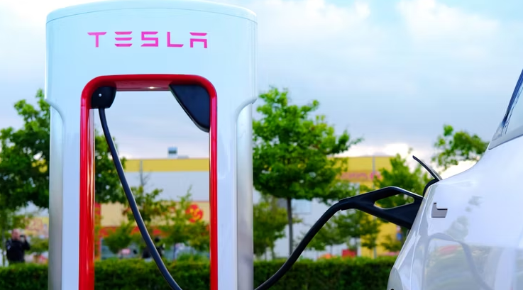 Es posible cargar un coche que no sea Tesla en una estación de carga Tesla